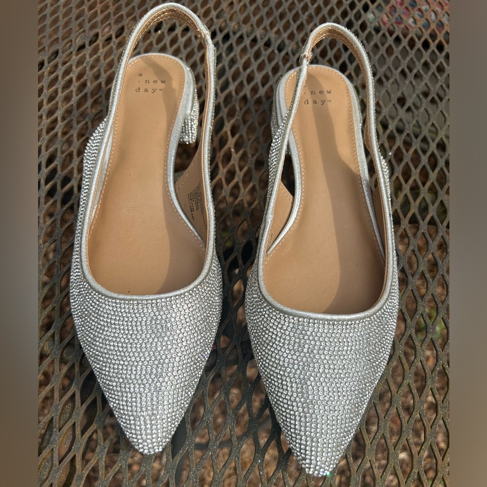A New Day Elle Silver Sling Back Low Heel 8.5